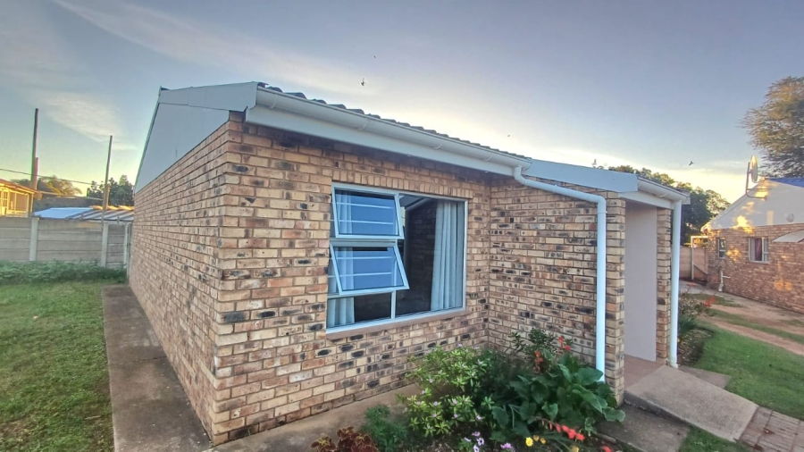 2 Bedroom Property for Sale in Bothasrus Eastern Cape